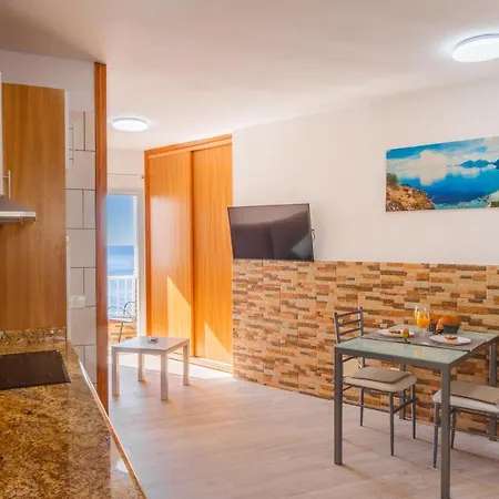 Spacious Next To The Sea With Stunning Views Apartment